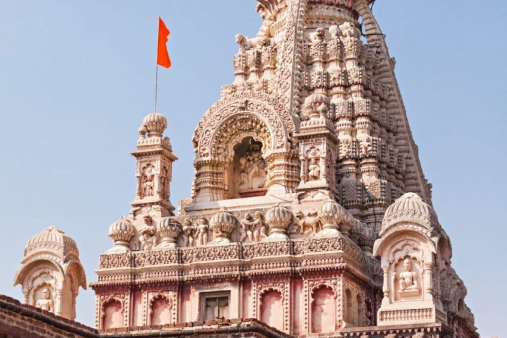 Nashik Grishneshwar Taxi Booking – Your Complete Guide to Grishneshwar Jyotirlinga Darshan